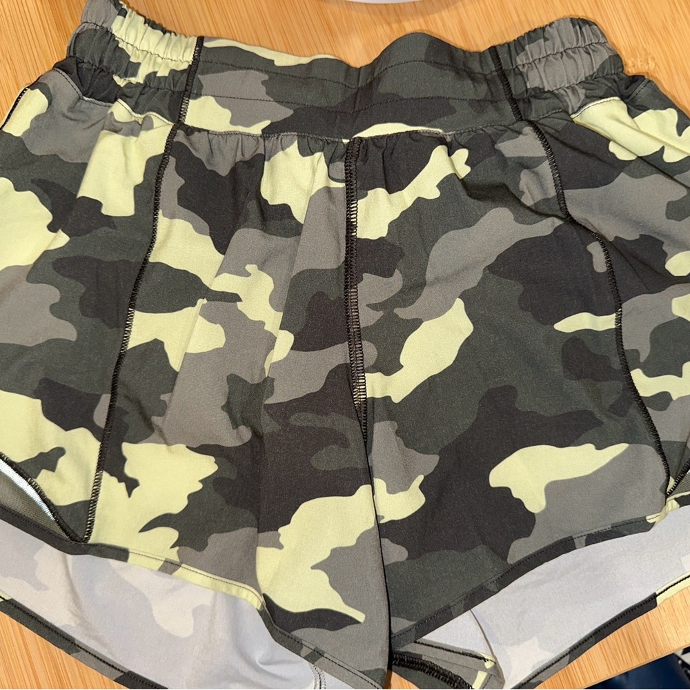 Lululemon Hotty Hot Short